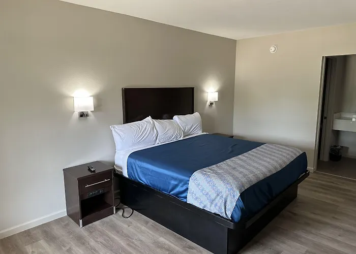 Motels in Pineville