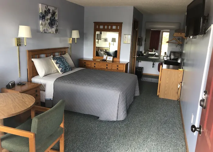 Motels in Plover