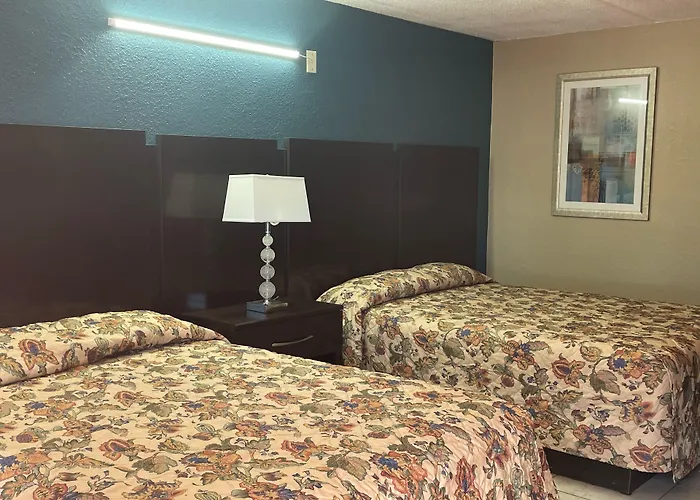 Motels in Live Oak