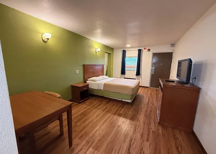 Motels in Mattoon