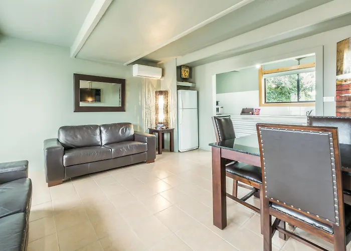 Motels in Orbost