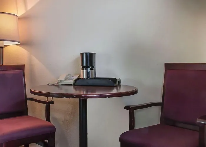 Cheap Hotels in Thunder Bay
