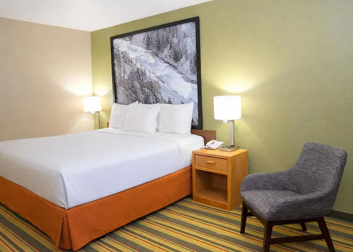 Motels in Antigo