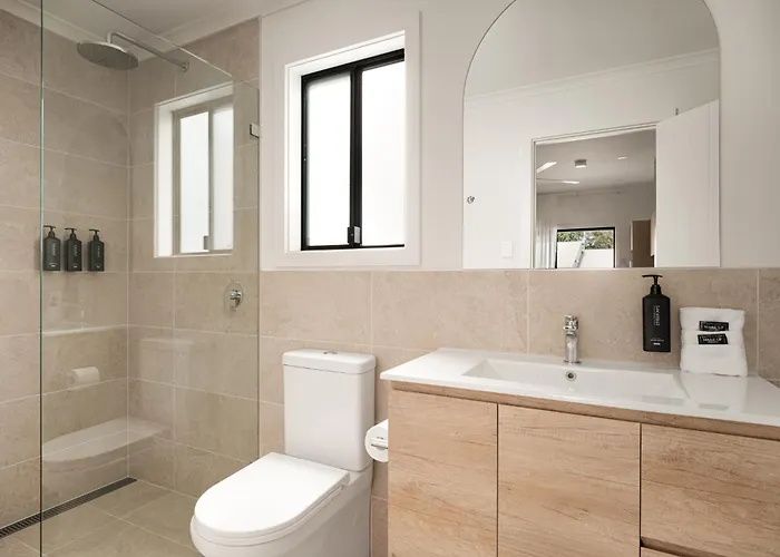 Motels in Toronto