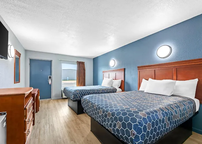 Motels in Indianola