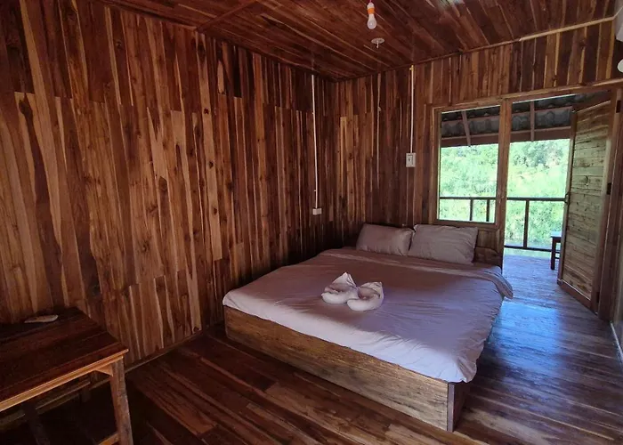 Hostels in Nong Khiaw
