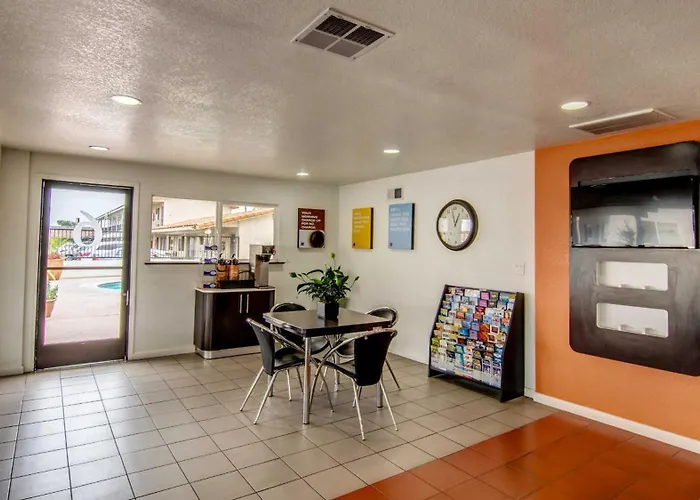 Motels in Manteca