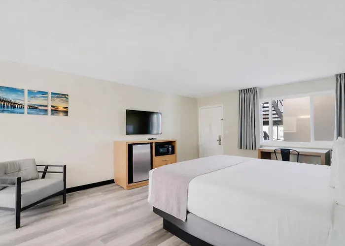 Motels in Lakeside