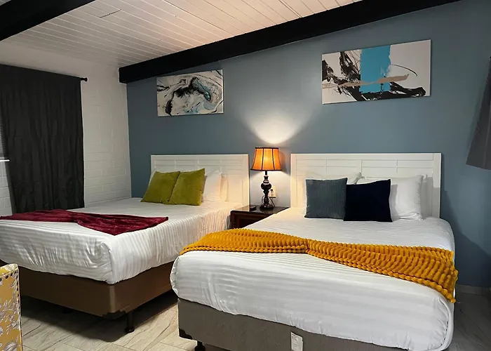 Motels in Dinuba