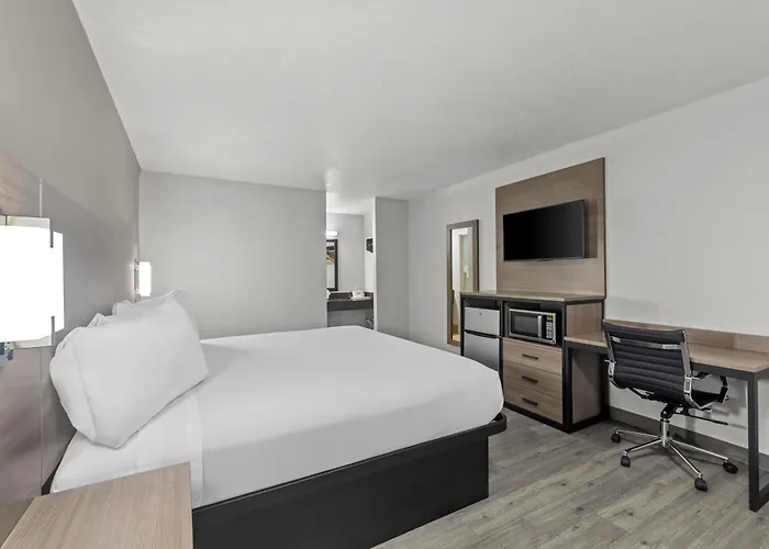 Motels in Cedar Creek