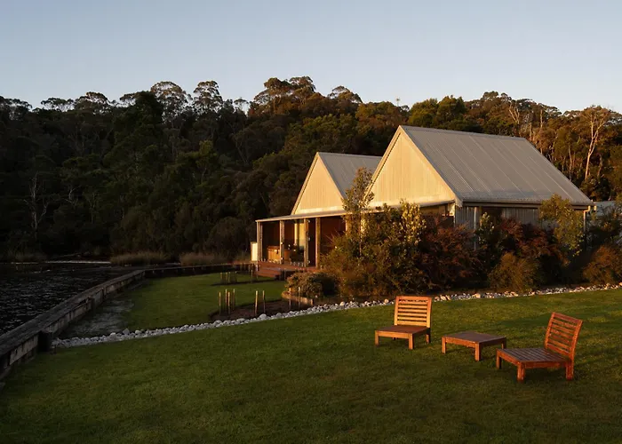 Motels in Strahan