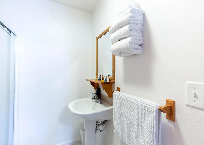 Motels in Oakridge
