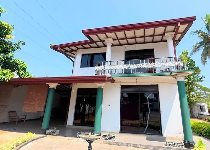 Guest Houses in Boralesgamuwa
