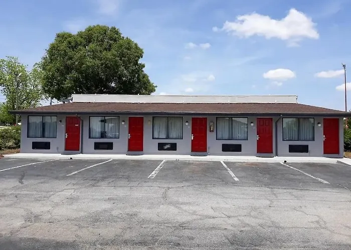 Motels in Thomson