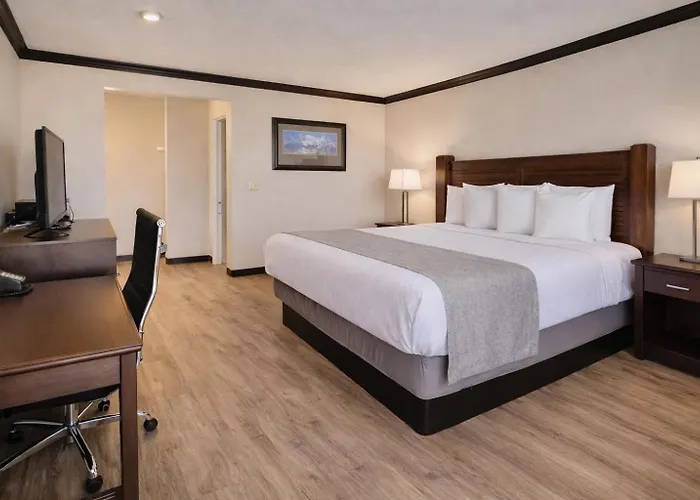 Motels in Midvale