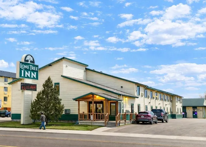 Motels in Watford City