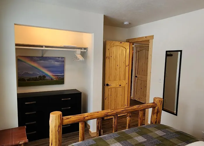Motels in Hungry Horse