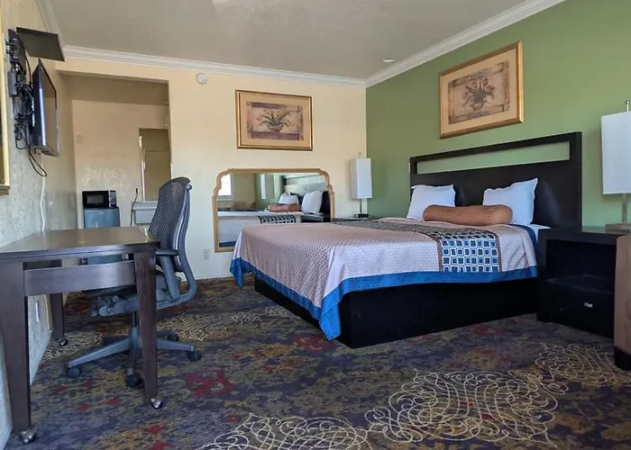 Motels in Cypress