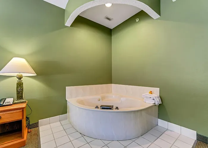 Motels in Remer