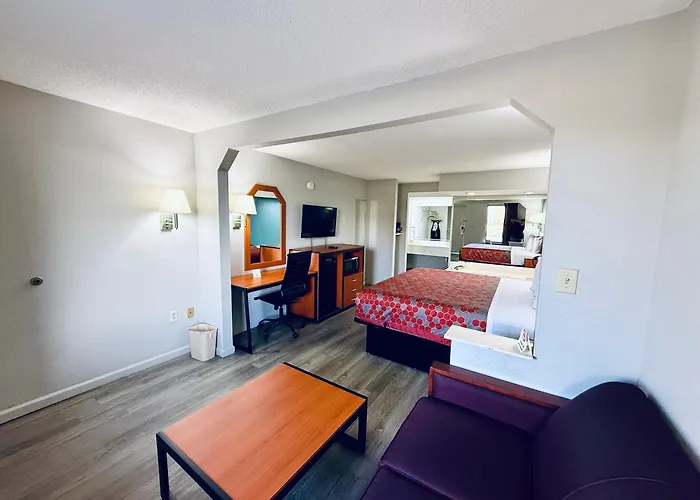 Motels in Selma