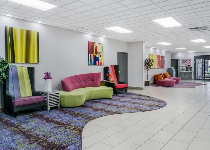 Cheap Hotels in Livonia