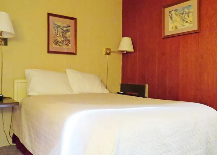 Motels in Mellen