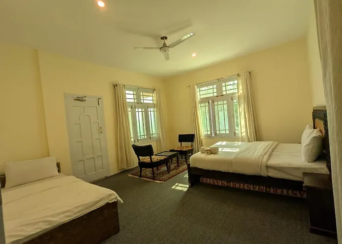Guest Houses in Karimabad (Hunza)