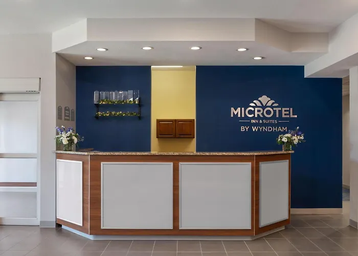 Motels in Holdrege
