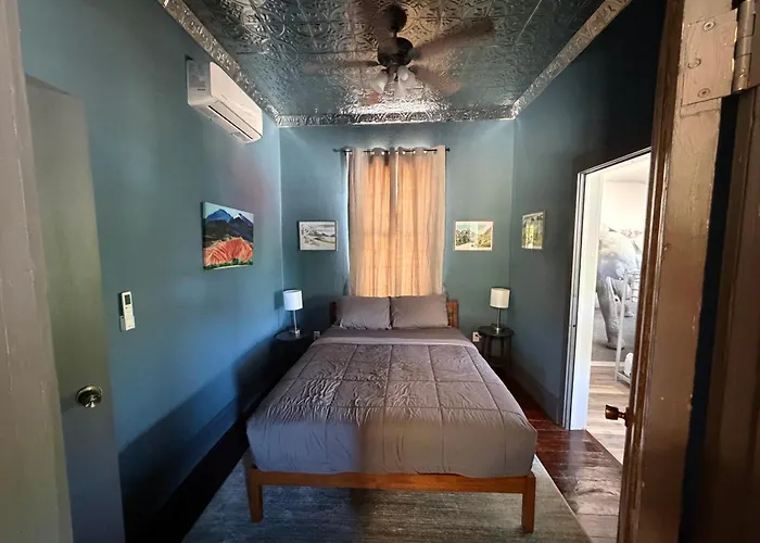 Motels in Groveland