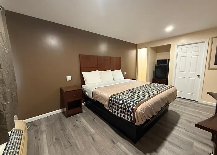 Motels in North Smithfield