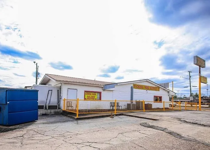 Motels in Leesville