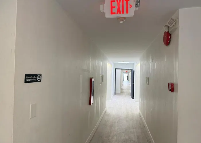 Motels in Latham