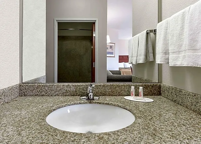 Motels in Alvarado