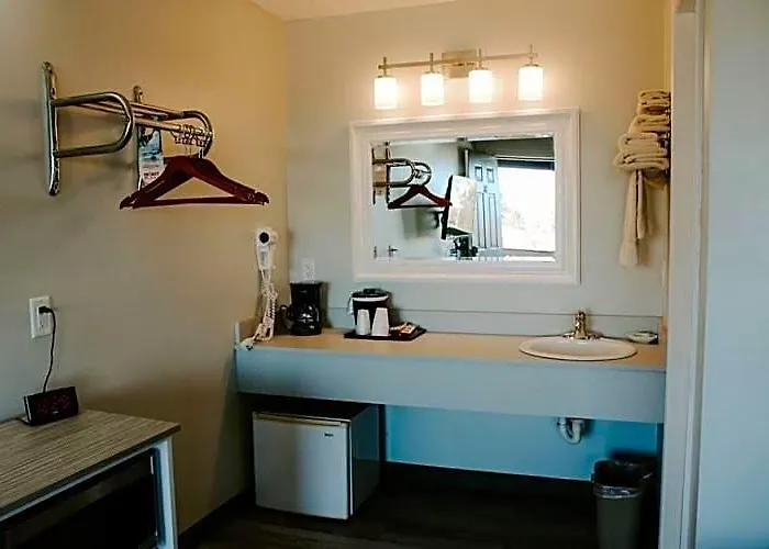 Motels in Loudonville