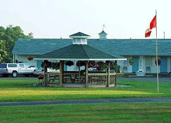 Motels in Girard