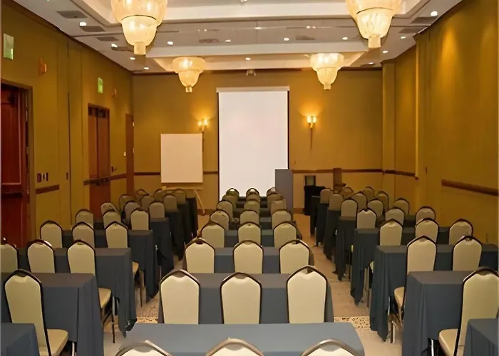 Cheap Hotels in Saddle Brook