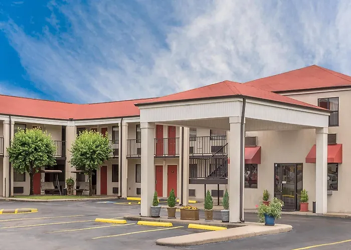 Motels in Bryant