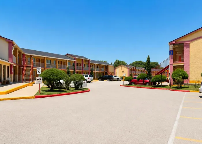 Motels in Pasadena