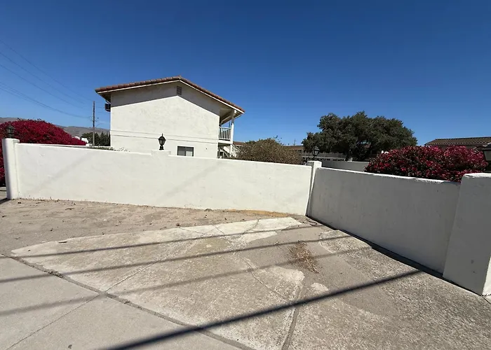 Motels in Soledad