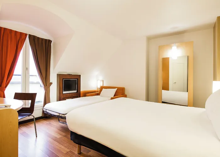 Cheap Hotels in Versailles