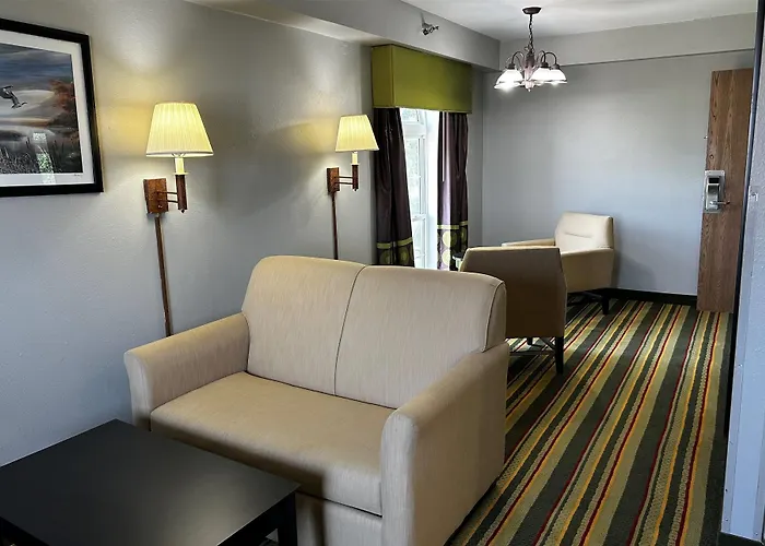 Motels in Mound City