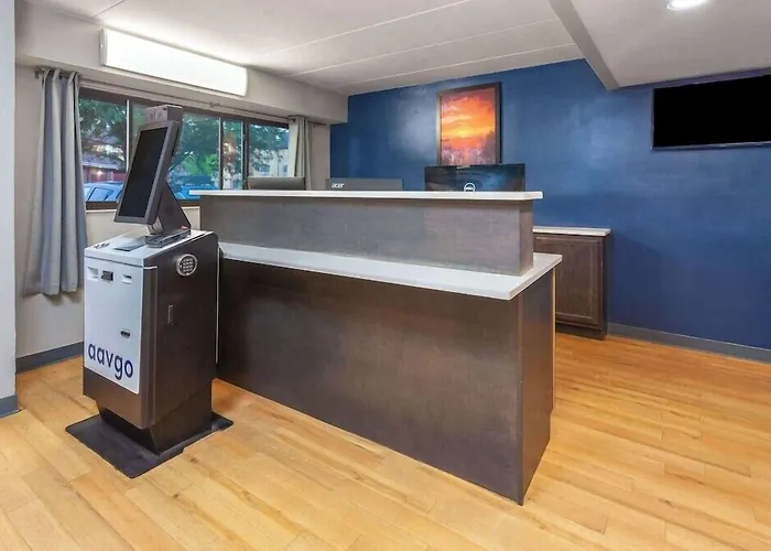 Motels in Canton