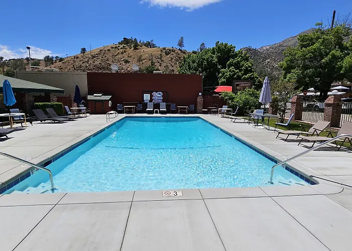 Motels in Kernville