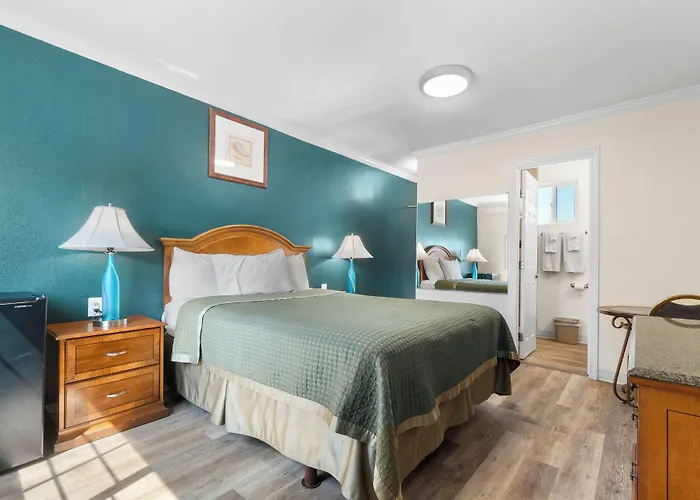Motels in Baldwin Park
