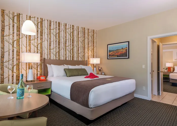 Motels in Owls Head