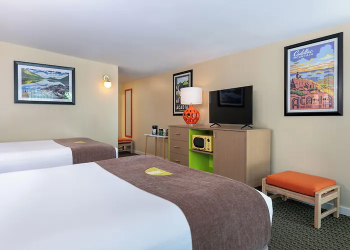 Motels in Blue Hill