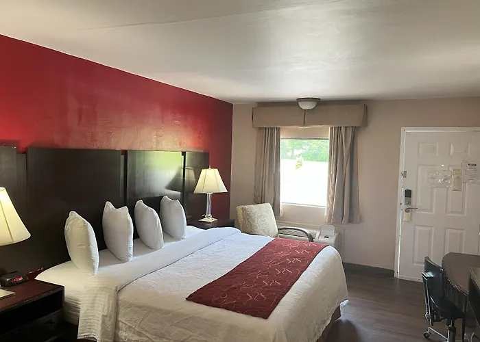 Motels in Lyles