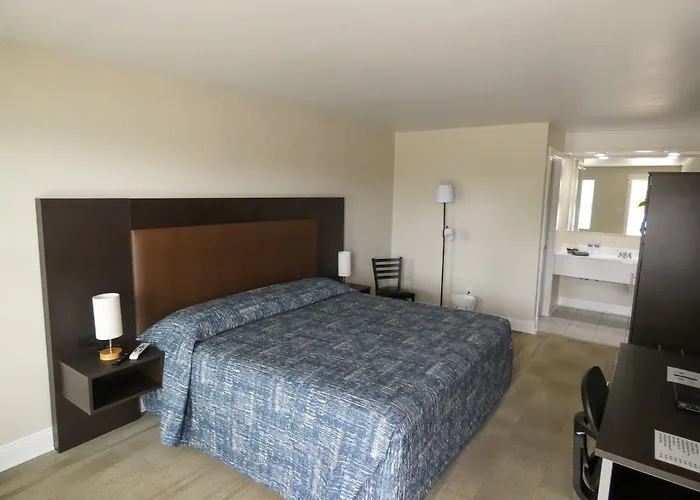 Motels in Raceland
