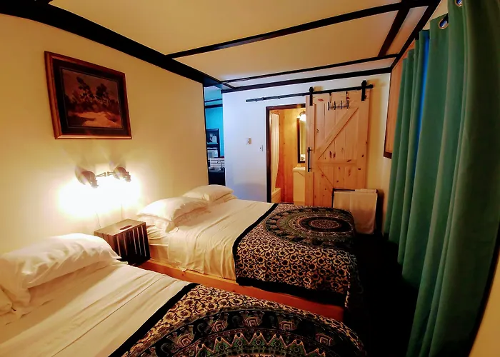 Motels in Dwight
