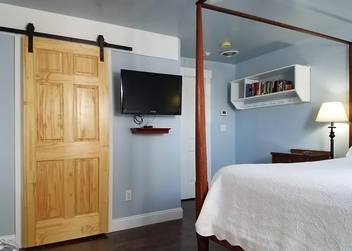 Motels in Tilton
